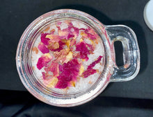 Load image into Gallery viewer, Luxurious Rose 10oz Bath Salt
